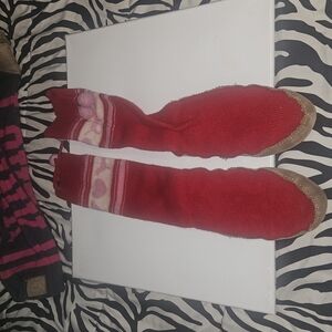 PINK Victoria's Secret Pom Pom Mukluk Slippers Books Rare And HTF